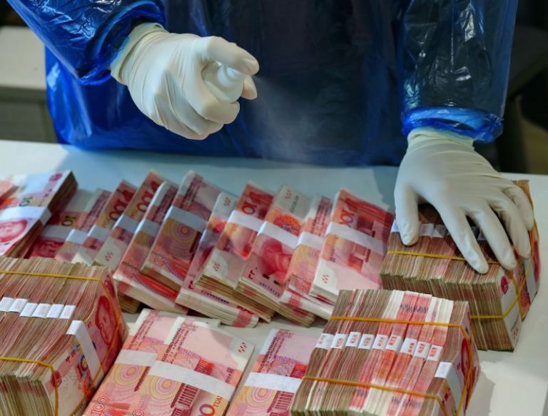 Ungaria va dezinfecta bancnotele şi monedele pentru a evita contagierea cu noul coronavirus
