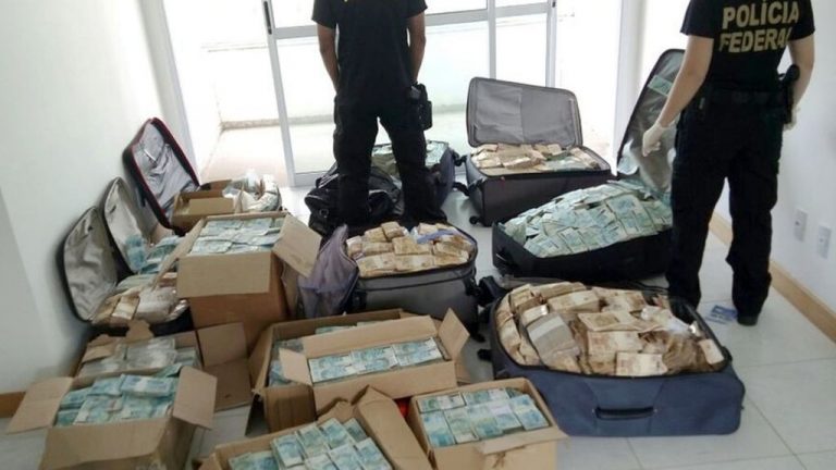 Un fost ministru brazilian trimis la închisoare, după ce s-au găsit 16 milioane de dolari într-un apartament al său