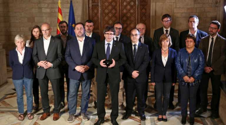 Premierul Cataloniei, Carles Puigdemont, proclamă victoria secesioniştilor