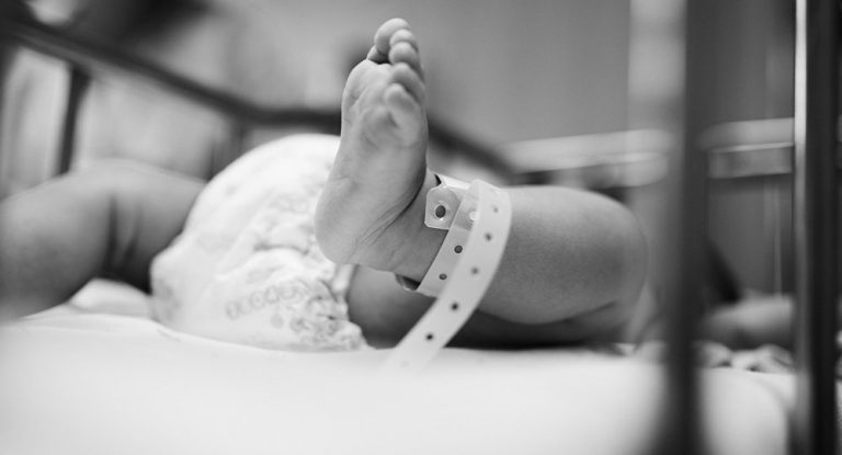 Bebelușii născuți înainte de termen în Ucraina primesc lapte matern donat de poloneze (UNICEF)