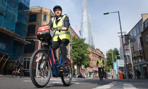 Bicicletele electrice, ‘bombe neexplodate’: 11 decese în Marea Britanie din cauza incendiilor provocate de acestea