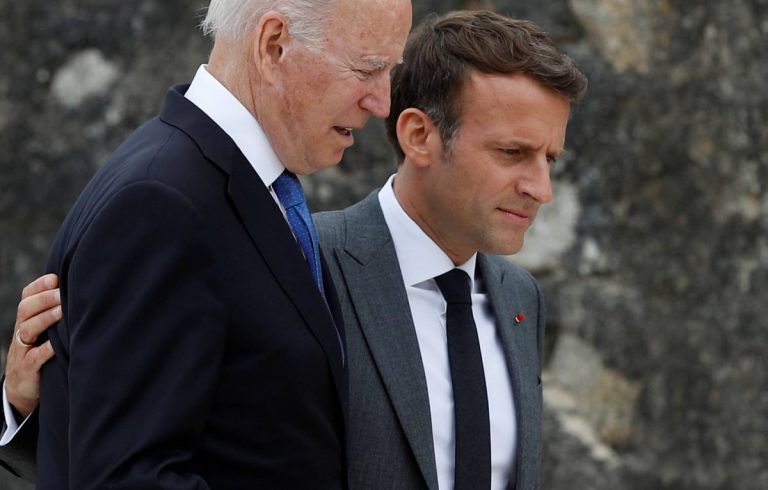 O nouă gafă marca Biden: Macron, confundat cu un fost președinte mort de aproape trei decenii  – VIDEO
