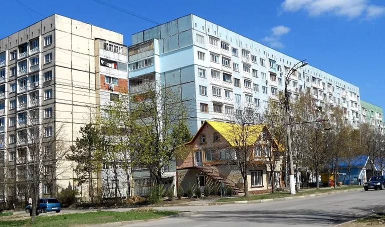 Un ucrainean a murit, după ce a căzut de la etajul opt 