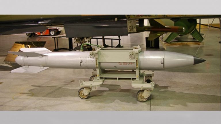 Suspiciuni că o bombă nucleară americană ar fi fost avariată într-un accident la o bază aeriană olandeză – The Guardian