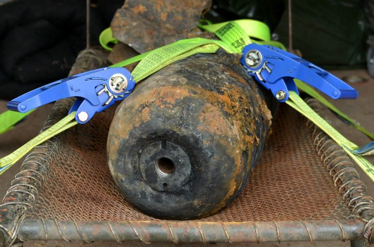 O bombă din cel de-al Doilea Război Mondial, descoperită în nord-vestul Franţei
