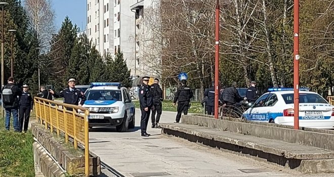 Poliţia bosniacă a arestat un adolescent care ameninţa că va copia atacul armat dintr-o şcoală din Serbia