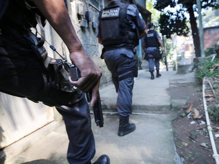 Patru copii au fost ucişi într-un atac cu armă albă la o creşă din sudul Braziliei