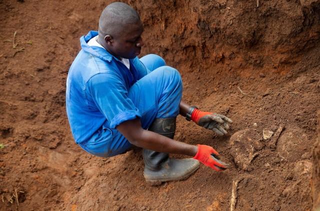 Peste 6.000 de cadavre găsite în şase gropi comune în Burundi