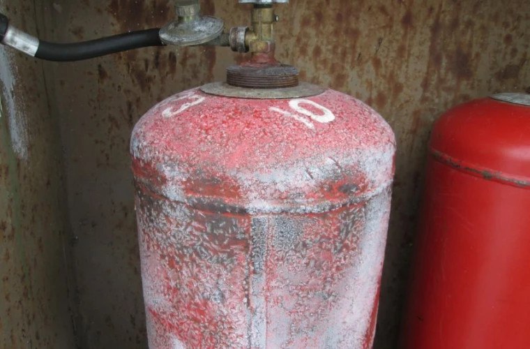 Buteliile de gaz, pericol de moarte în casa moldovenilor
