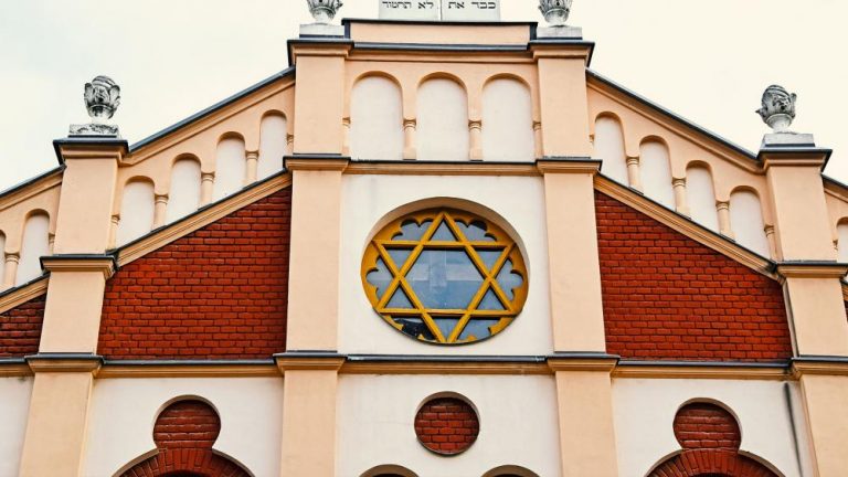 Reacţii după atacul de la o sinagogă din California