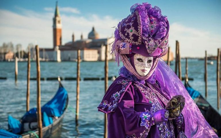 Carnavalul de la Veneţia s-a deschis oficial şi îşi aşteaptă vizitatorii în oraşul redresat după inundaţiile din noiembrie