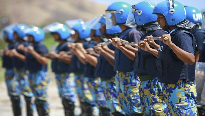 Republica Democrată Congo : Atac asupra unei baze a Căştilor Albastre tanzaniene . 15 morți și cel puțin 53 de răniţi