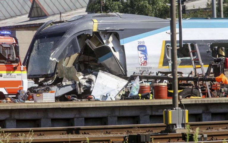 Republica Cehă : Paisprezece răniți în coliziunea frontală între două trenuri regionale