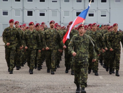 Cehia impune din 2024 un buget pentru apărare de 2% din PIB