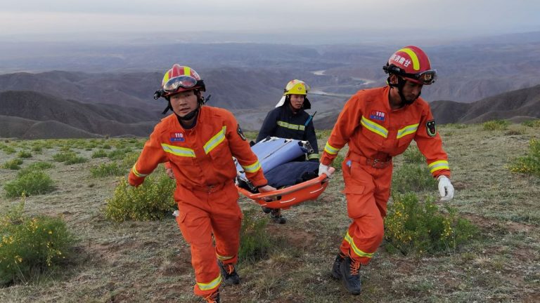 Un păstor din China a devenit erou după ce a salvat şase participanţi la un ultramaraton montan în timpul căruia au murit 21 de atleţi