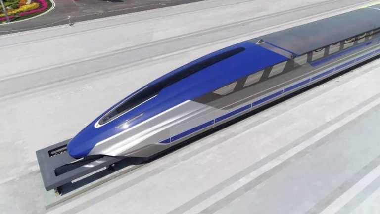 China a prezentat un tren maglev care poate atinge viteza maximă de 600 km/h