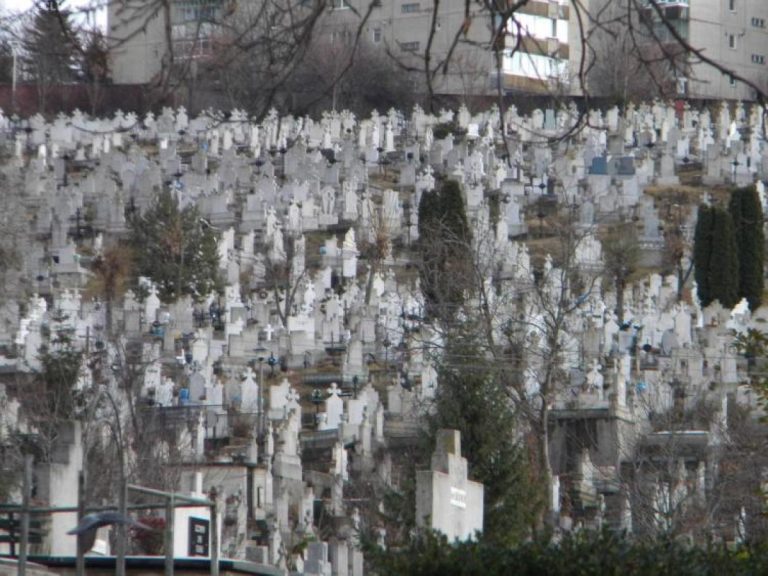 500 de morminte vor fi mutate dintr-un cimitir pentru a face loc unui complex rezidenţial. Oraşul unde se va întâmpla