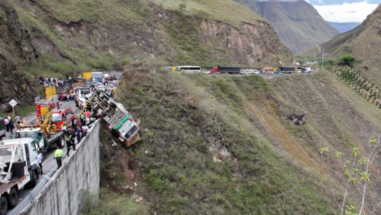 Cel puţin 20 de morţi într-un accident de autocar în sud-vestul Columbiei