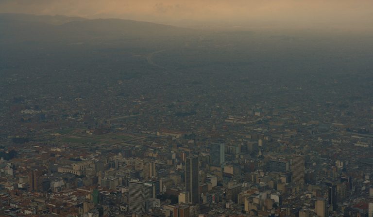 Alertă la Bogota – A fost instituit codul galben de poluare