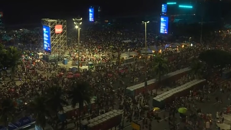 Cel mai mare concert al Madonnei a transformat plaja Copacabana din Rio de Janeiro într-un imens ring de dans