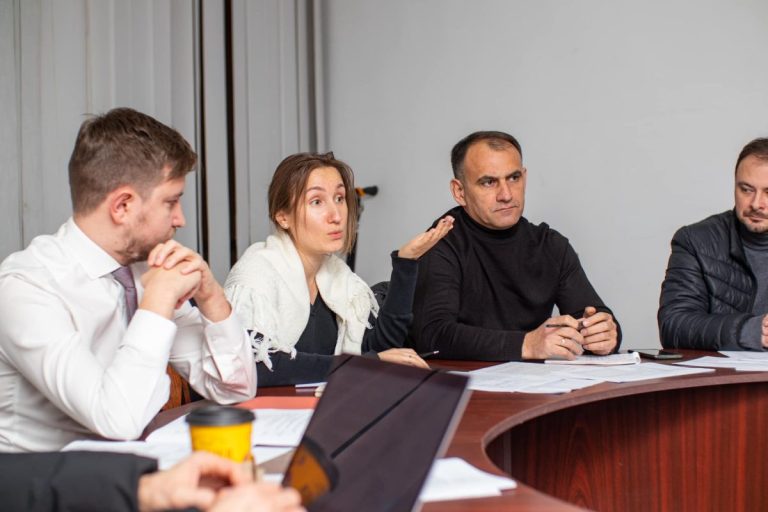 Directorii școlilor din Chișinău, avertizați să nu colecteze bani de la părinți