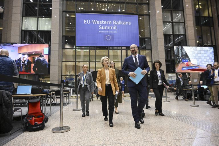 Groza: Se prefigurează un compromis la nivelul celor 27 de lideri ai UE