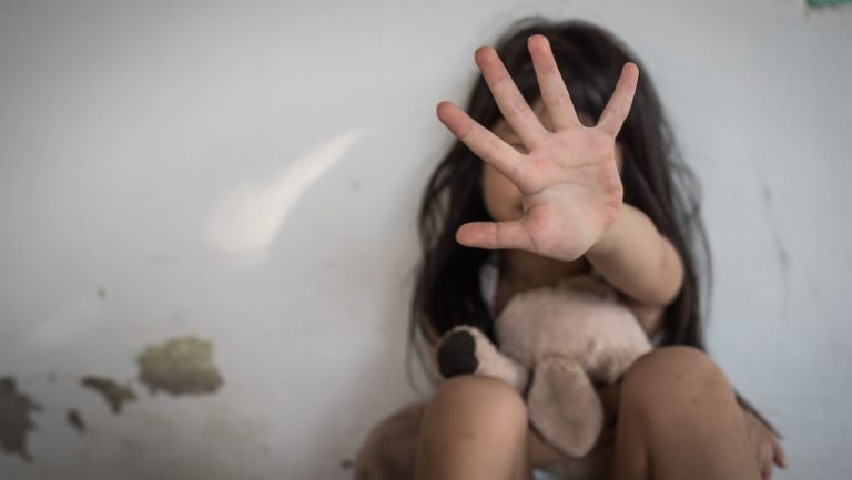 12 ani de pușcărie pentru bărbatul care și-a violat nepoata vitregă