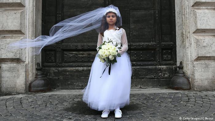 Parlamentul Iordaniei a autorizat prin derogare căsătoriile minorilor cu vârste între 16 şi 18 ani