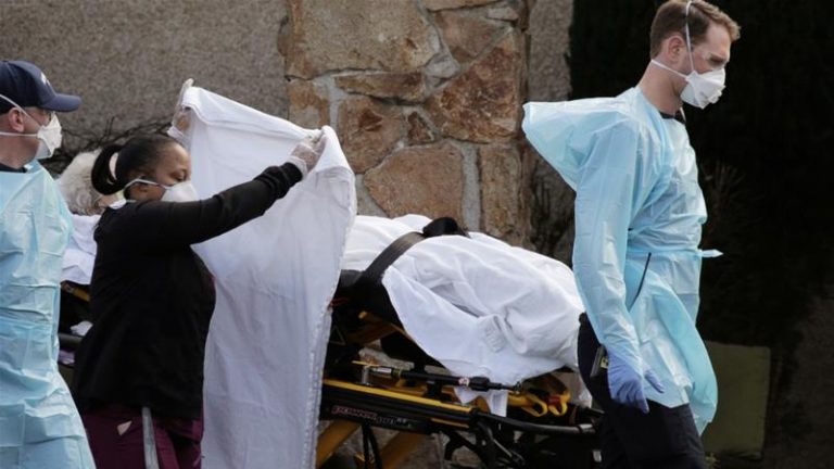 Un al patrulea deces din cauza coronavirusului în Grecia, care înăspreşte măsurile de combatere