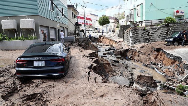 Pagubele cutremurului de Anul Nou din Japonia s-ar putea ridica la 16 miliarde de euro (Guvern)