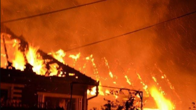 Un bărbat de 50 de ani, a ars de viu în propria casă din orașul Ungheni