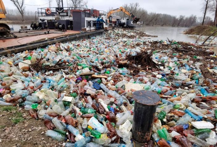 Coca-Cola, Pepsico, Unilever şi Nestlé sunt companiile care au poluat cel mai mult lumea cu plastic (Greenpeace)
