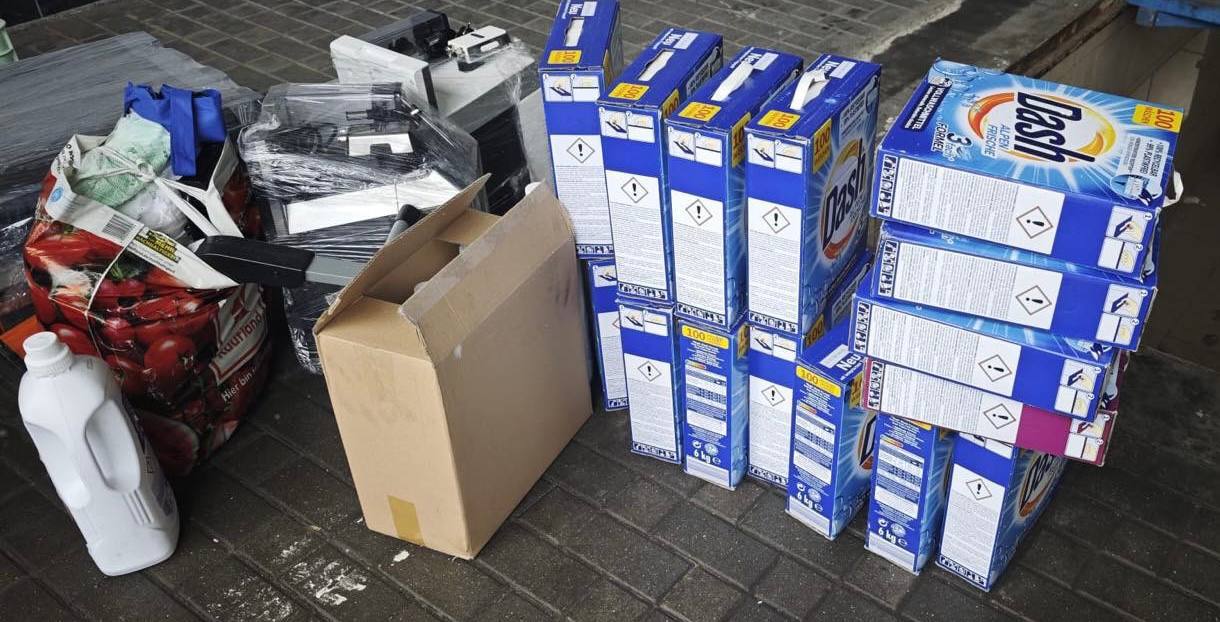 Veselă de „epocă” și cutii cu detergenți, găsite la vama Leușeni. Cine riscă să fie pedepsit 1 detergenti 1