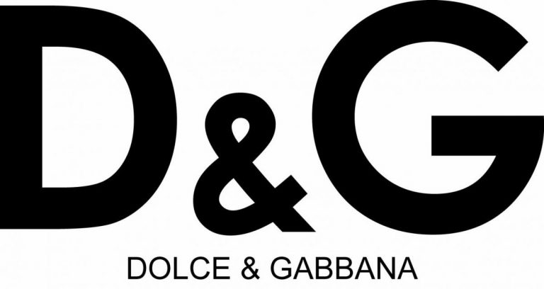 Săptămâna modei de la Milano : Casa de modă Dolce & Gabbana, realizată sub forma unei slujbe religioase