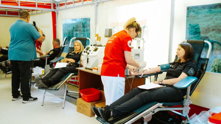 Angajații Poliției de Frontieră au organizat o campanie de donare voluntară de sânge