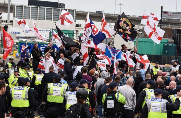 O demonstraţie împotriva migranţilor a degenerat la Dover