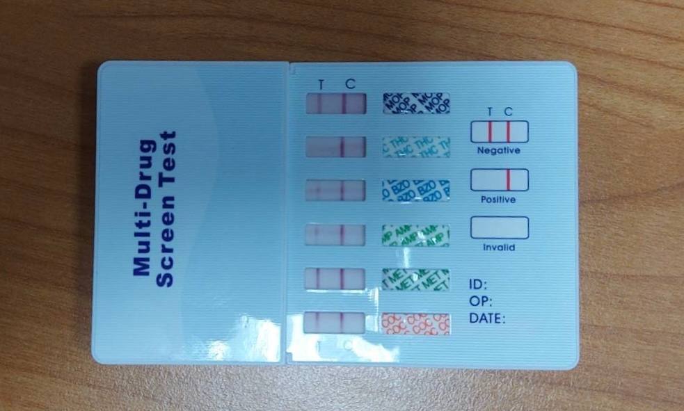 Trei dintr-o lovitură. Reținuți pentru consum de droguri 2 droguri 2 2