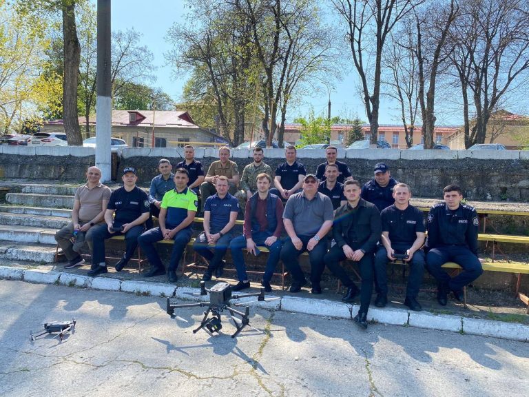 Drone noi pentru polițiștii moldoveni. Au învățat o lună cum să le folosească