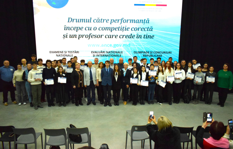 42 de elevi au fost desemnați câștigători în cadrul Concursului Național de Științe și inginerie „Mold SEF”, ediția a XII-a