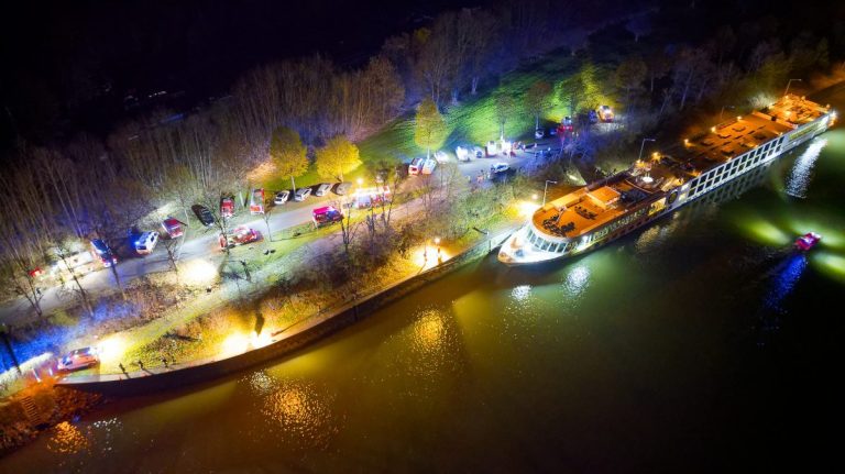Accident pe Dunăre: O navă de croazieră bulgară s-a izbit de o ecluză, în Austria