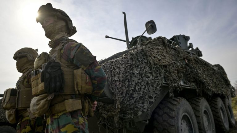 Ucraina afirmă că a stabilizat frontul; Rusia a crescut producţia de obuze şi bombe ghidate