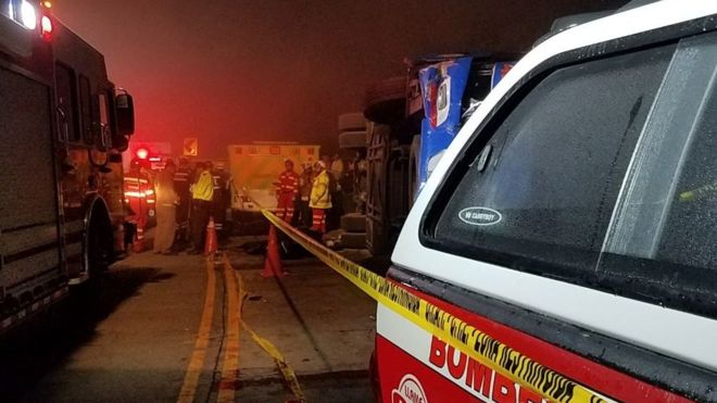 Ecuador: Cel puţin 23 de morți într-un accident de autocar