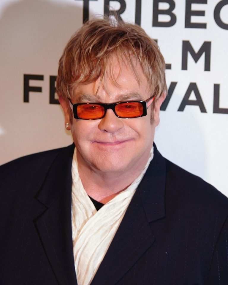 Cântăreţul britanic Elton John și-a anunțat ultimul turneu din carieră