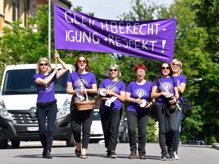 Grevă de amploare a femeilor din Elveţia împotriva discriminării