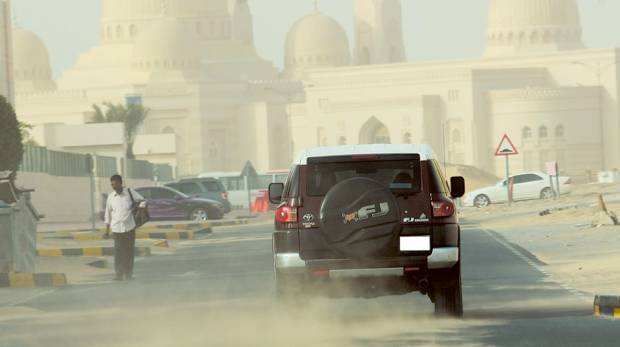 Emiratele Arabe Unite au fost afectate de o puternică furtună de nisip