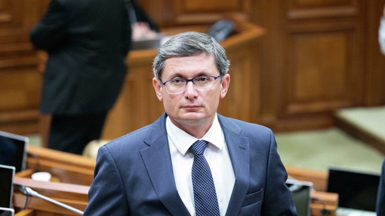 Președintele parlamentului Igor Grosu este citat în judecată