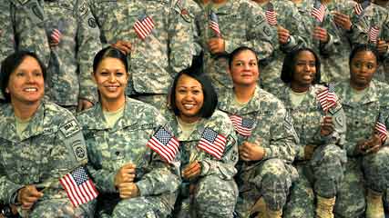Washington : Femei din forţele armate americane au protestat împotriva dificulăților de a raporta agresiunile şi hărţuirile sexuale