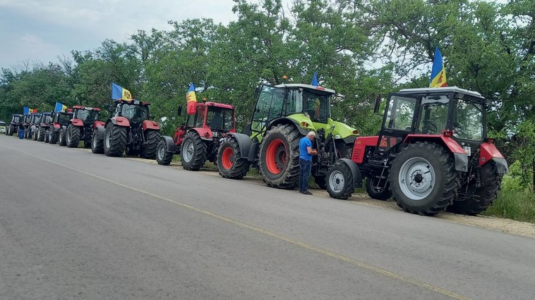 Fermierii vor ieși mâine la un protest în fața Președinției