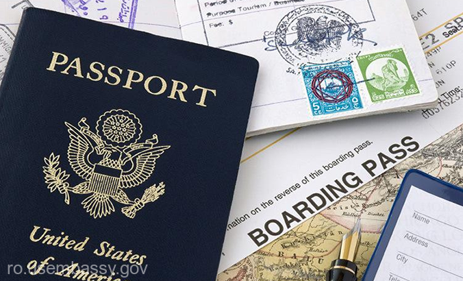 Obţinerea unui paşaport în SUA poate dura trei luni, iar intermediarii cer mii de dolari