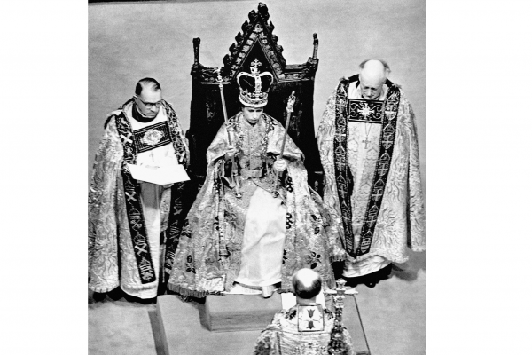 Sicriul reginei Elisabeta a II-a va fi expus pe un catafalc de onoare pentru ca publicul să îi aducă un ultim omagiu